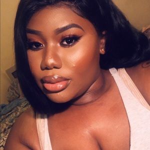 Meet your Posher, Malika